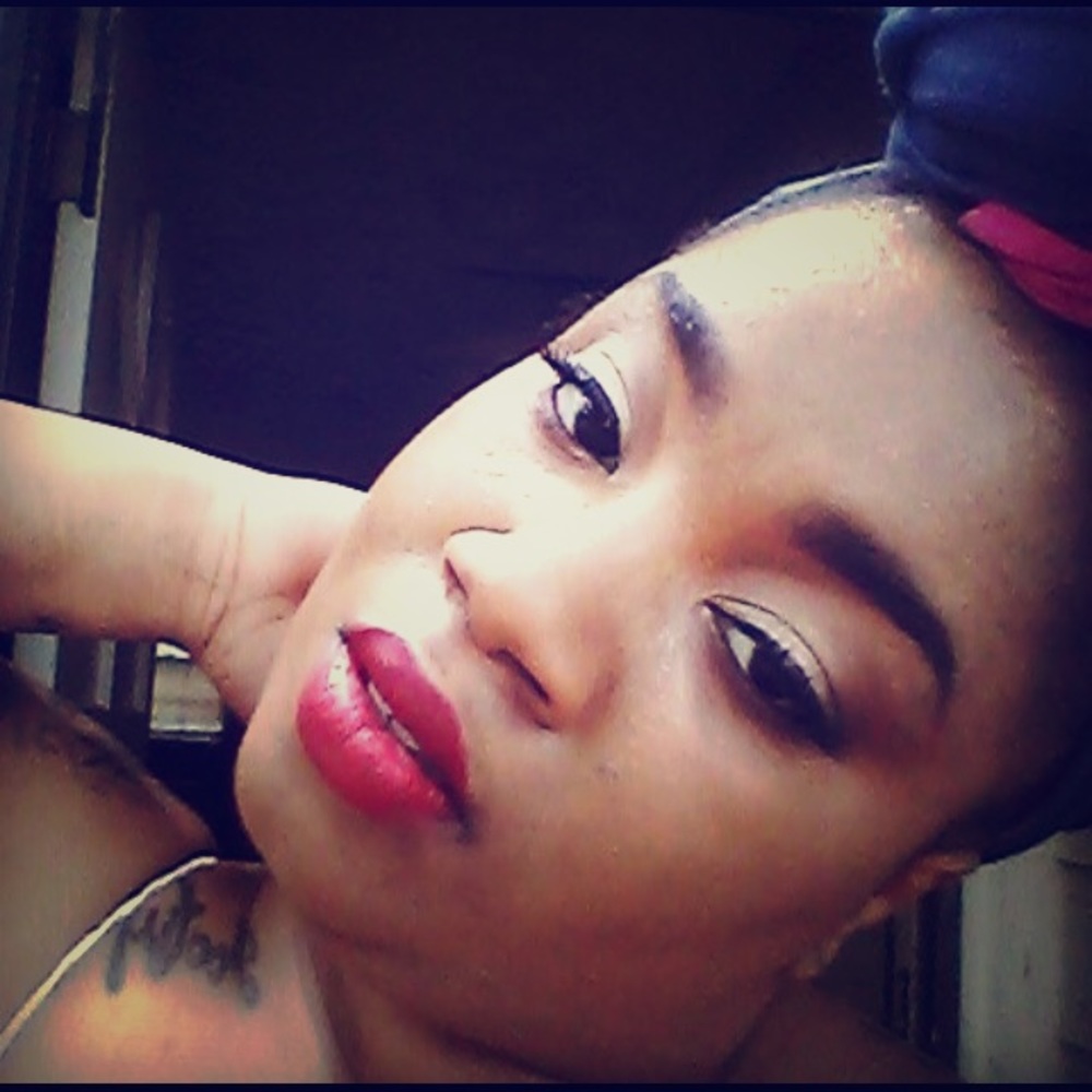 Meet your Posher, Caress